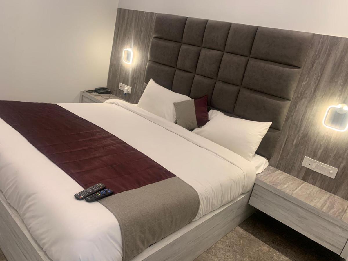 Hotel Lotus Inn Sirsa Eksteriør bilde